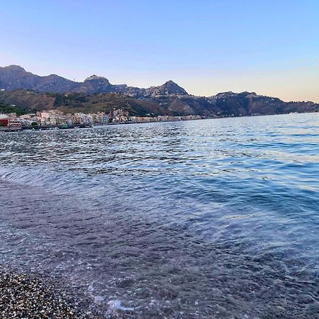 Casa Vacanza Giardini Naxos Taormina Miranaxos 外观 照片