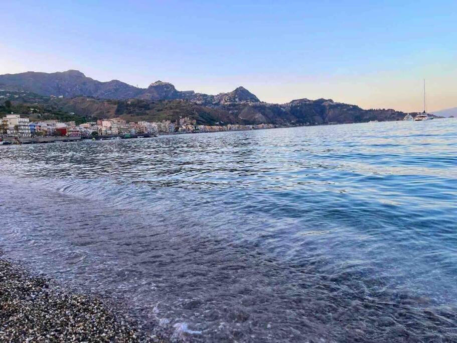 Casa Vacanza Giardini Naxos Taormina Miranaxos 外观 照片