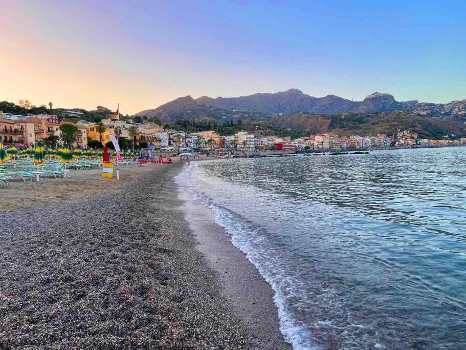 Casa Vacanza Giardini Naxos Taormina Miranaxos 外观 照片