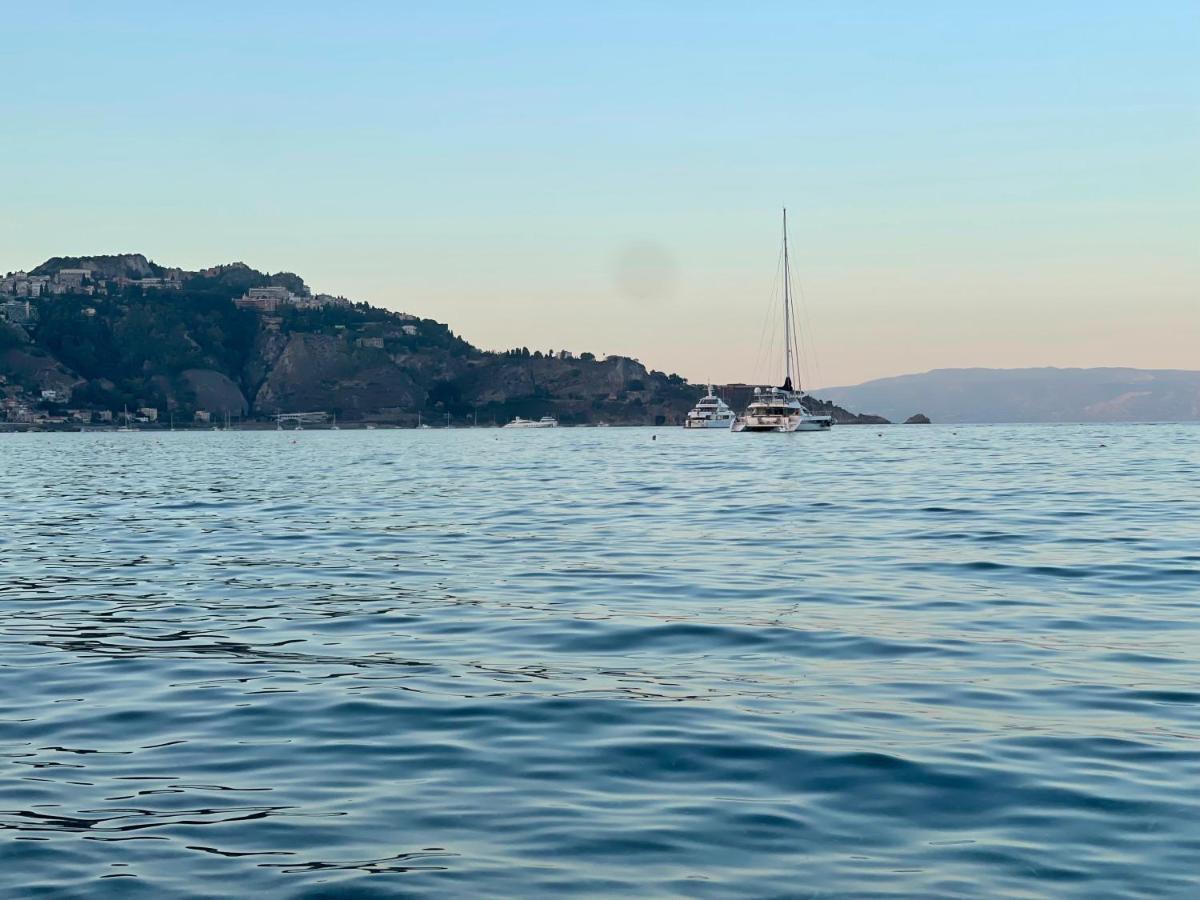 Casa Vacanza Giardini Naxos Taormina Miranaxos 外观 照片